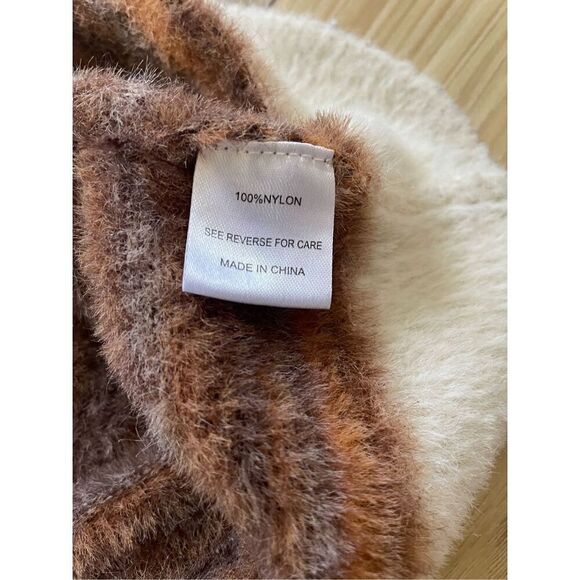 JANABELLE Colorful  Fuzzy sweater-vest S - Picture 2 of 6